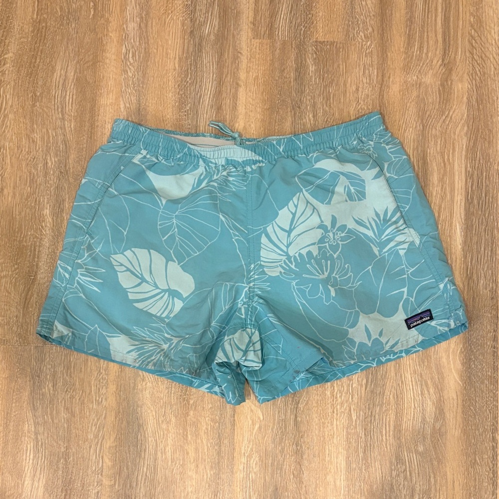 Patagonia Women’s M Aqua Leaf Baggie Shorts